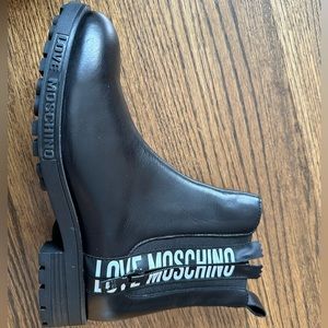 Womens Love Moschino Leather Boots Size 7, (Brand New)
